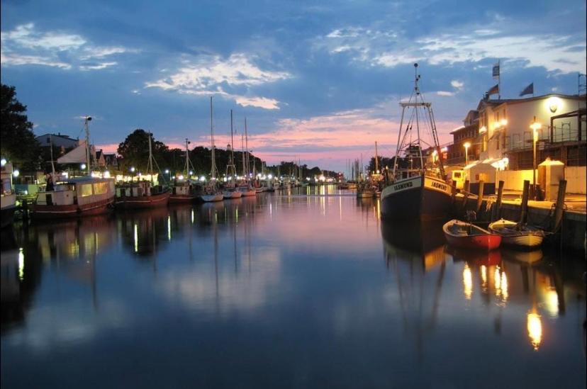 Birnbom Warnemuende Rostock Exterior foto