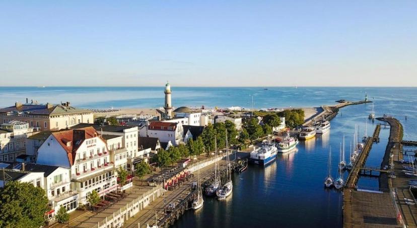 Birnbom Warnemuende Rostock Exterior foto